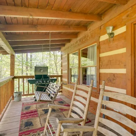 Cozy Gatlinburg Cabin With Private Hot Tub!